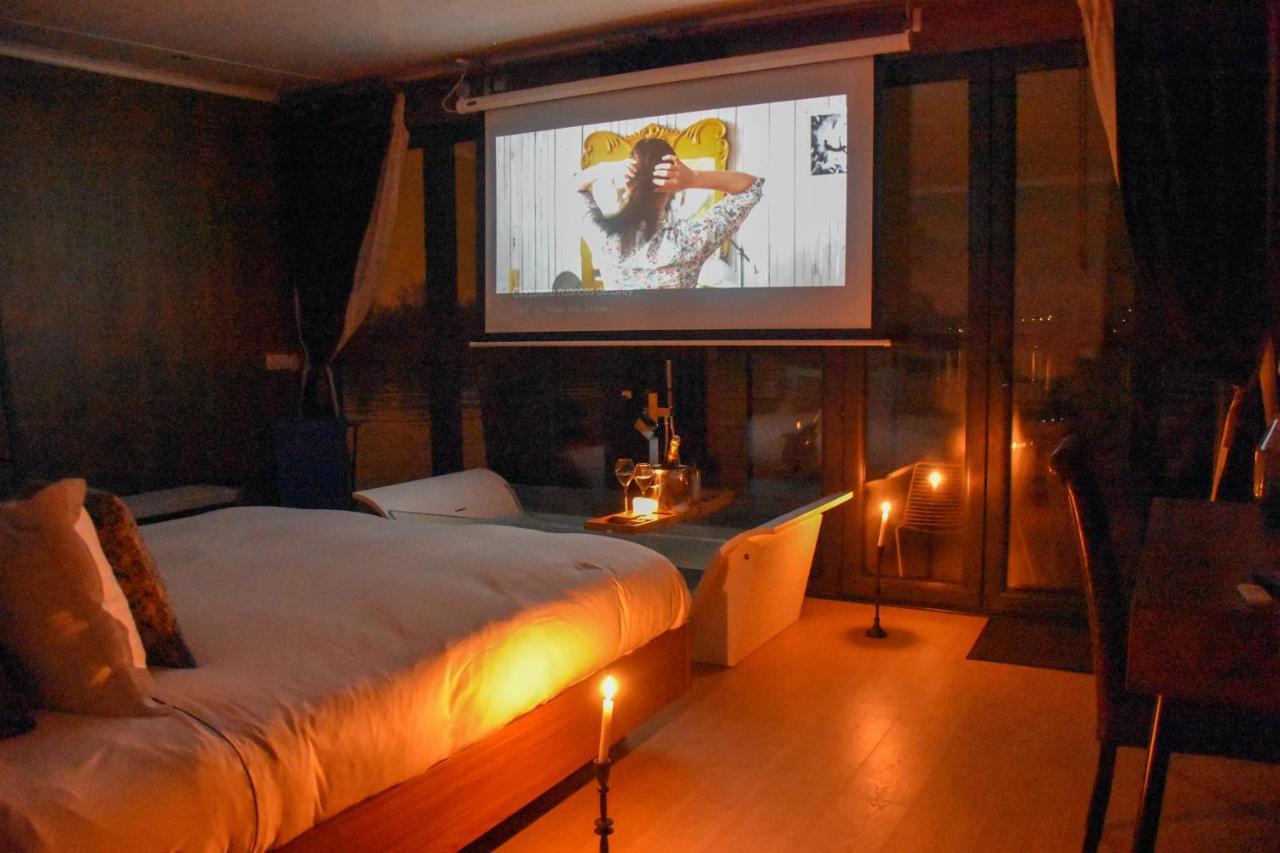 Bateau-hôtel L'escale Royale - Nid D'amour Sur L'eau Avec Jacuzzi à 40 Min De Paris