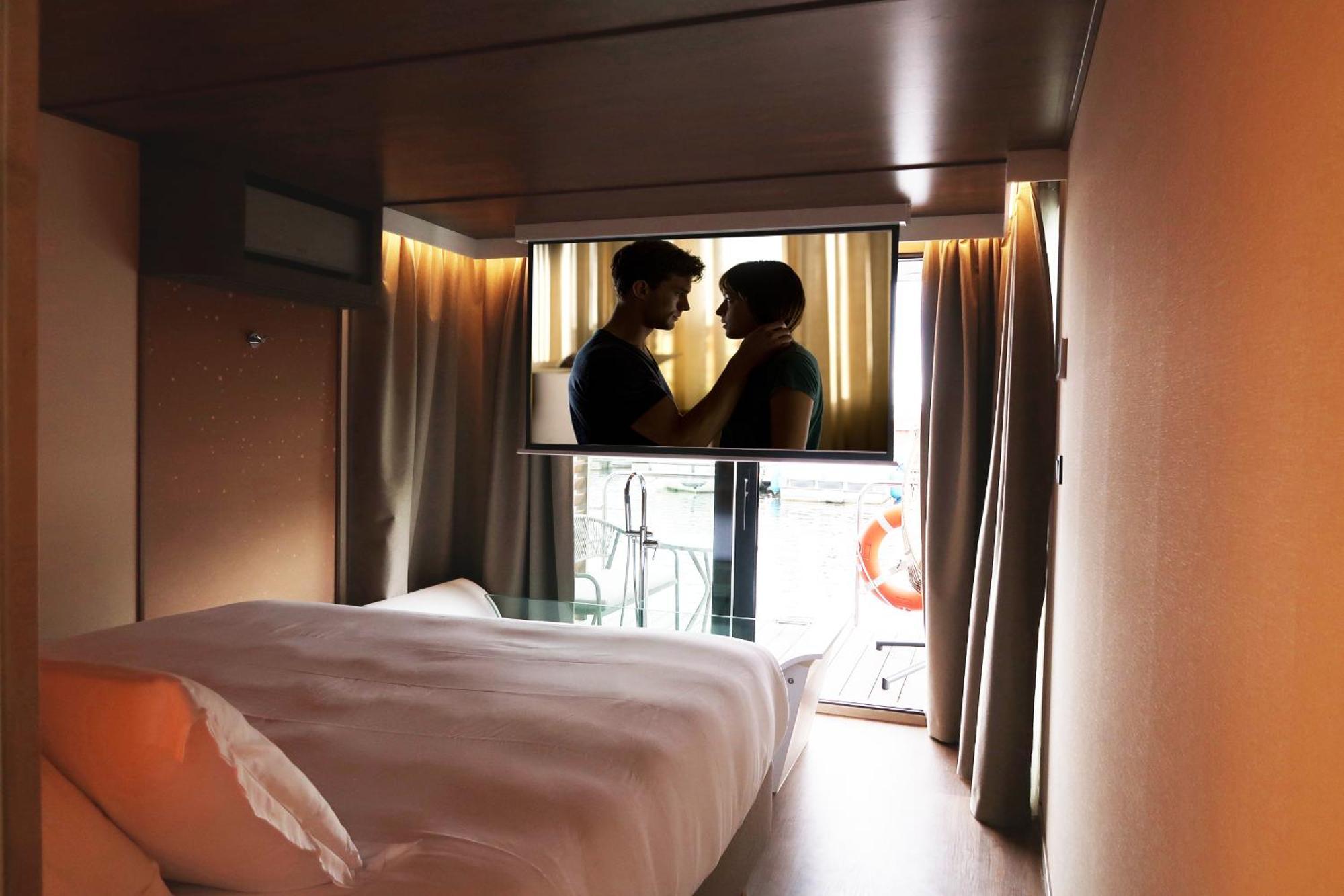 L'escale Royale - Nid D'amour Sur L'eau Avec Jacuzzi à 40 Min De Paris *