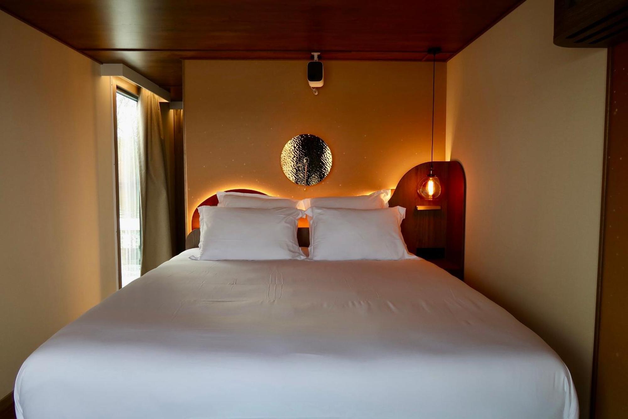 Bateau-hôtel L'escale Royale - Nid D'amour Sur L'eau Avec Jacuzzi à 40 Min De Paris *