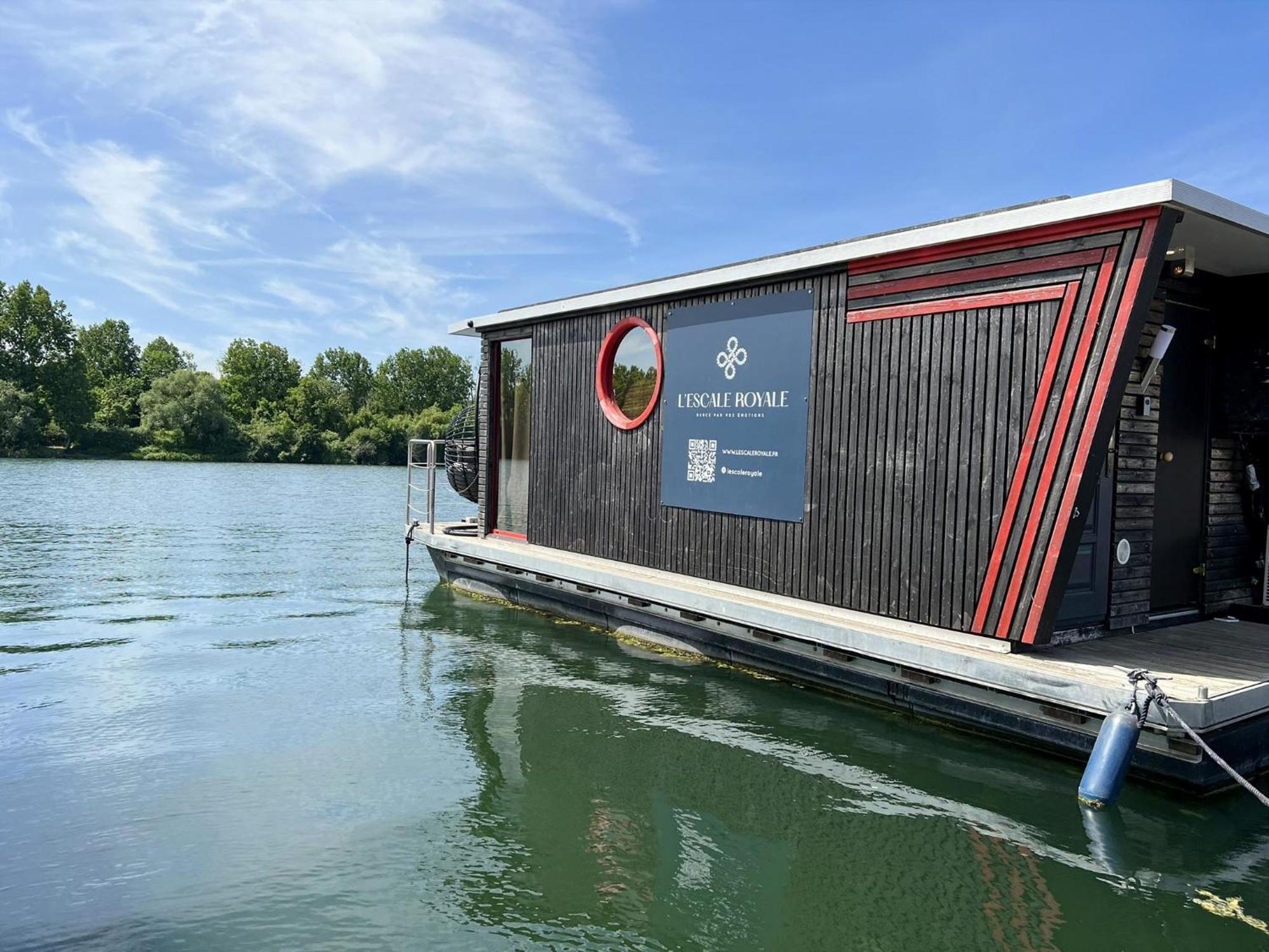 L'escale Royale Port Ilon - Seine - Giverny Botel *